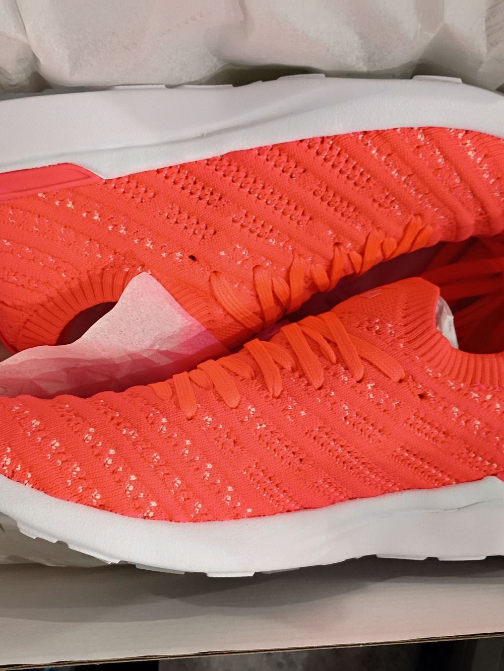 APL Techloom Red/Peach Knit Athletic Sneakers White Sole Women's Size 5 New